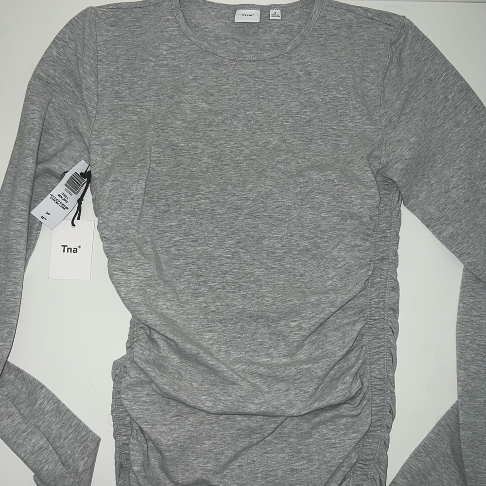 Aritzia grey Malibu chill top size M